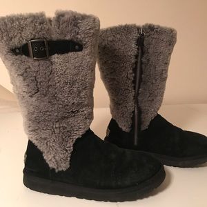 COPY - UGGS womans black suede with grey shearling